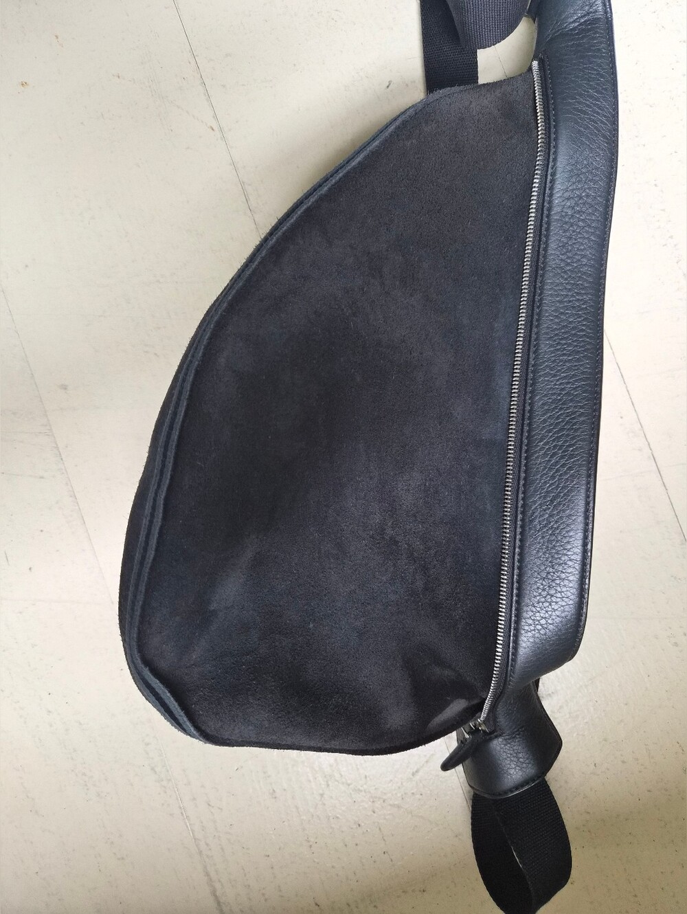 The Row Large Slouchy Banana Bag Black Pebbled Calfskin Leather Crossbody  $2550 - Picture 4 of 14
